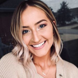 Meet your Posher, Olivia